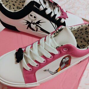The nightmare before Christmas low top ladies sneakers